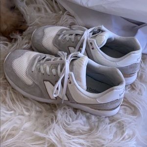 new balance tennis shoes